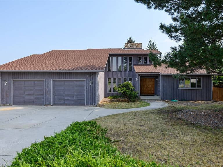 132 Fairway Dr photo 1