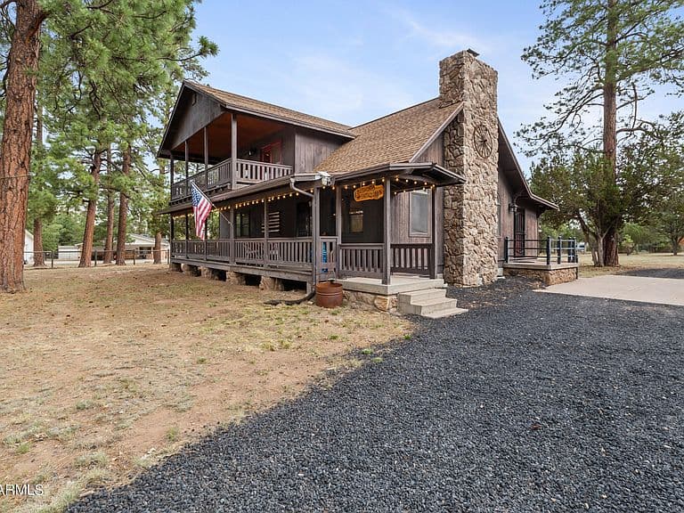 2903 N Skylark Drive photo 3