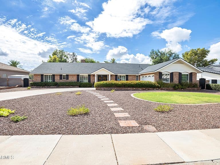 521 W WAKONDA Lane photo 1