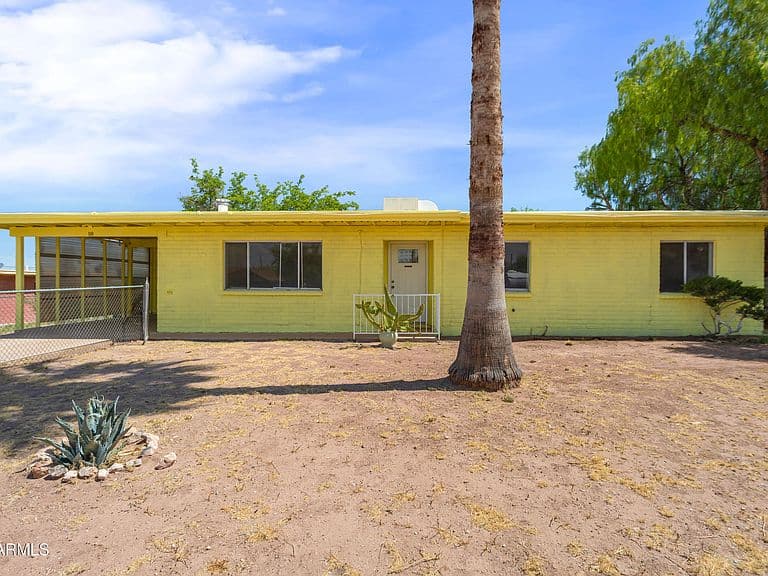 18 W SAFFORD Street photo 1