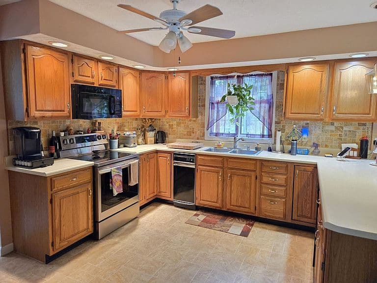 61 Giffin Court photo 2