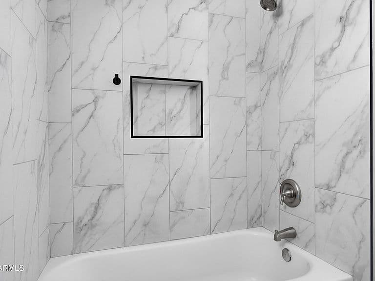 5630 W WILSHIRE Drive photo 5