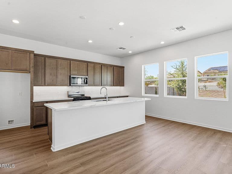 18028 W BIGHORN Avenue photo 5