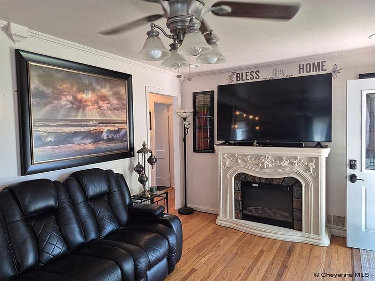 3326 Alexander Ave photo 5