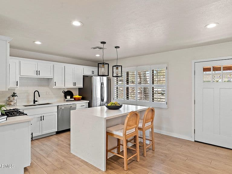 7308 E SHERIDAN Street photo 3