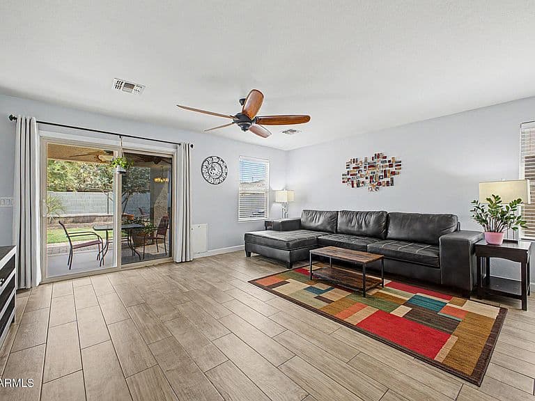 1082 E LESLIE Circle photo 4