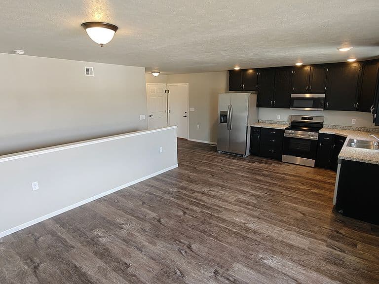 160 Indianhead Dr photo 3