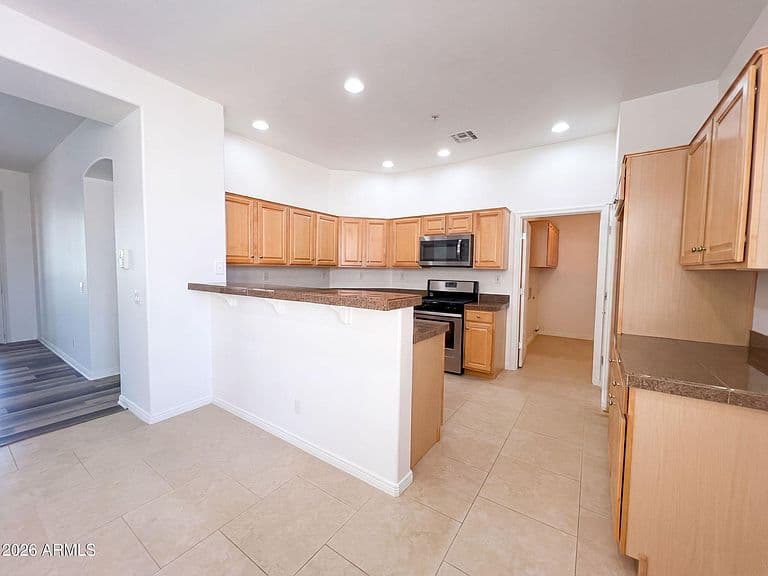 19550 N GRAYHAWK Drive #2028 photo 5