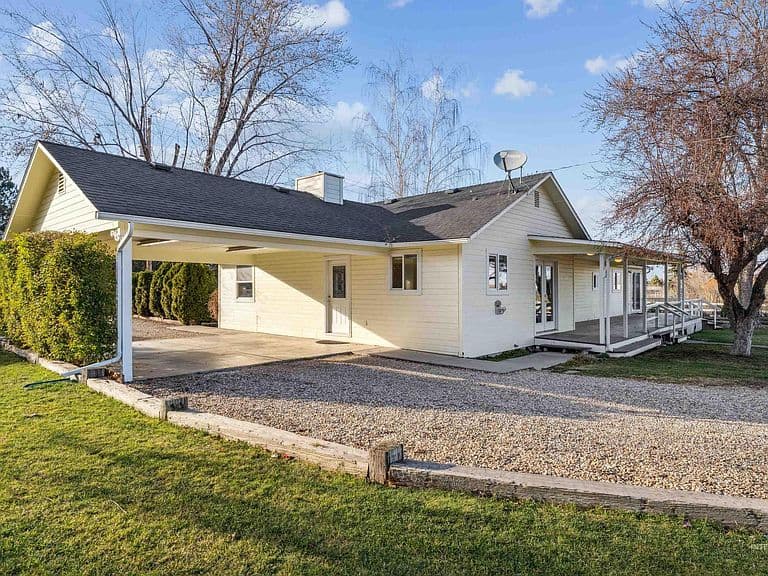 25164 Lansing Ln photo 2