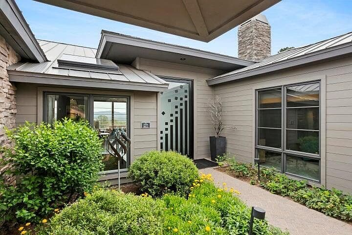 511 N Grapevine Dr photo 4