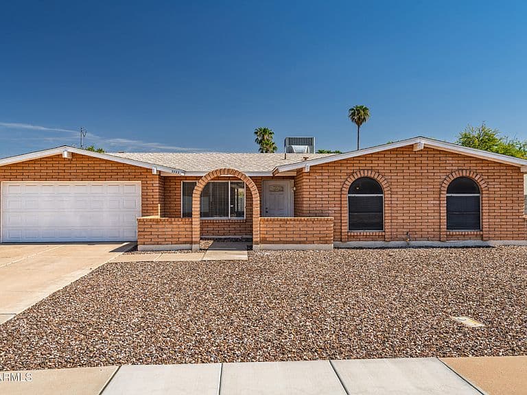3333 N Carriage Lane photo 1