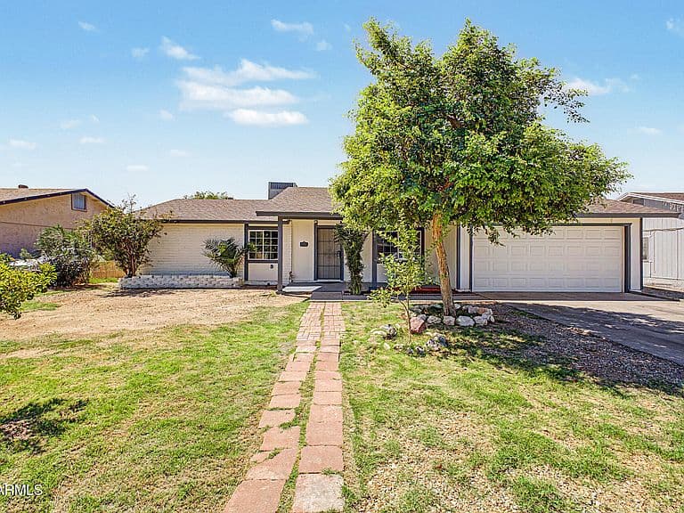 8621 W TURNEY Avenue photo 1