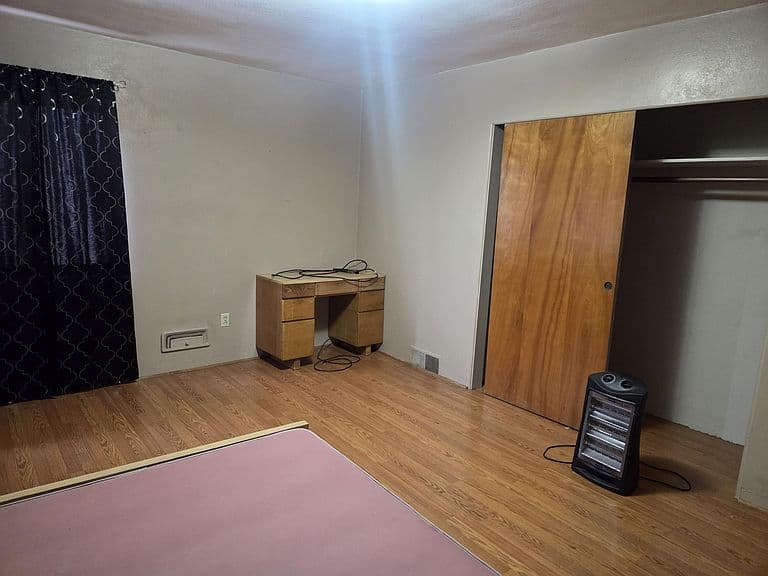 308 W E St photo 5