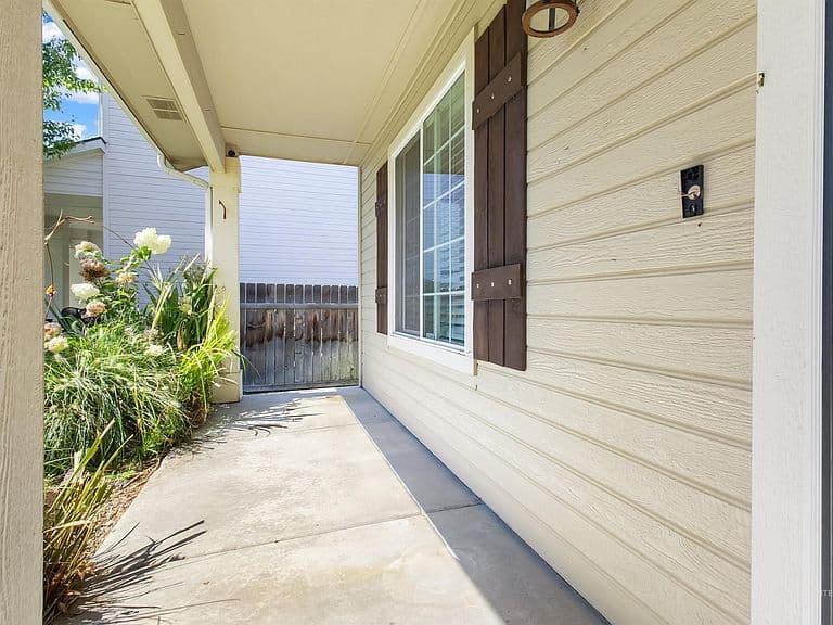 1052 E Sicily St photo 5