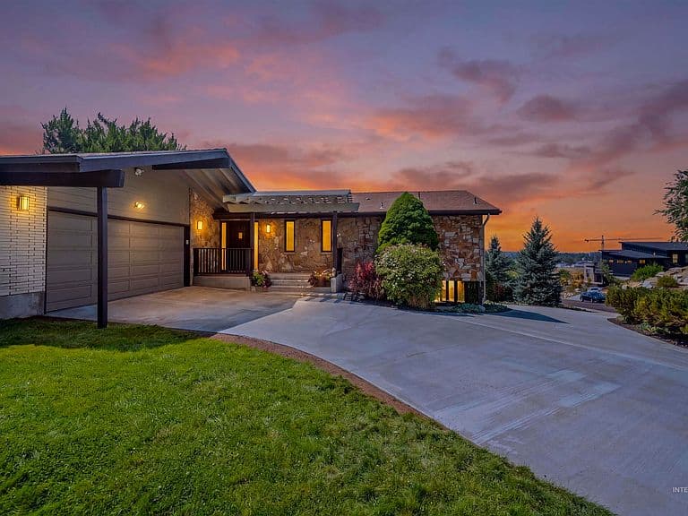 1113 E Santa Maria Dr photo 1
