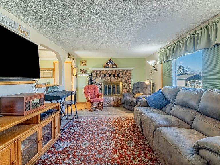 419 Russell Ln photo 5