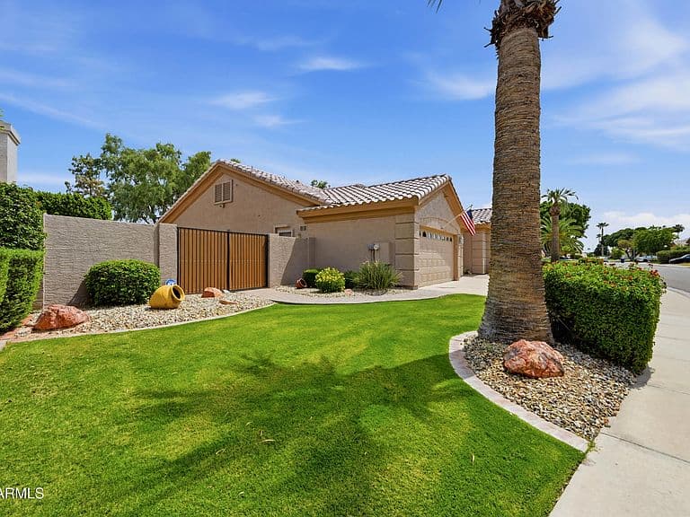 1382 W INDIGO Drive photo 2