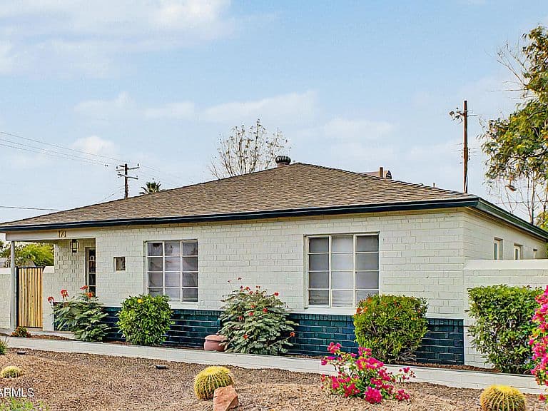 174 W ELM Street photo 4