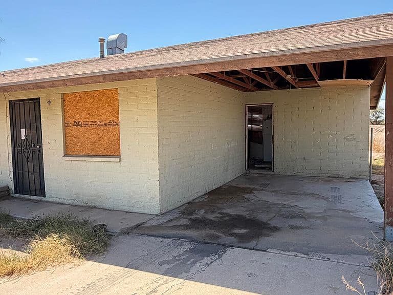 1391 W ROSE Place photo 3