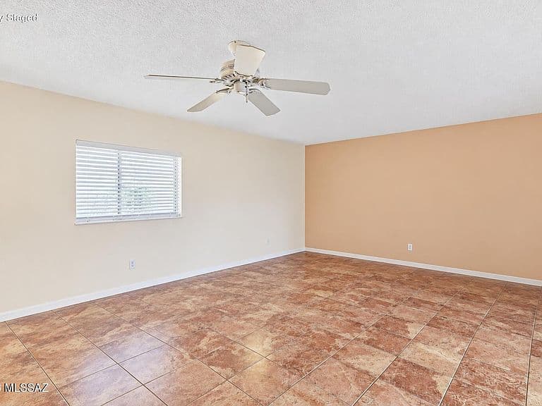 132 E Santa Rebecca Dr photo 4