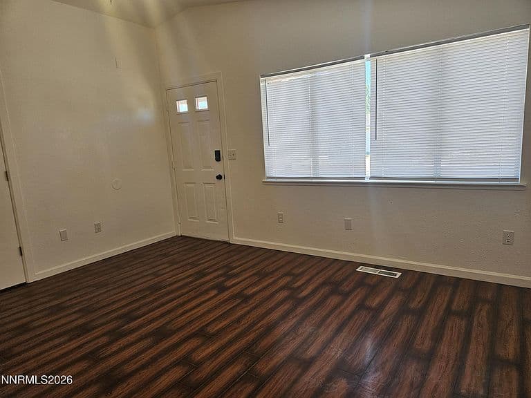931 Ladera Dr photo 3