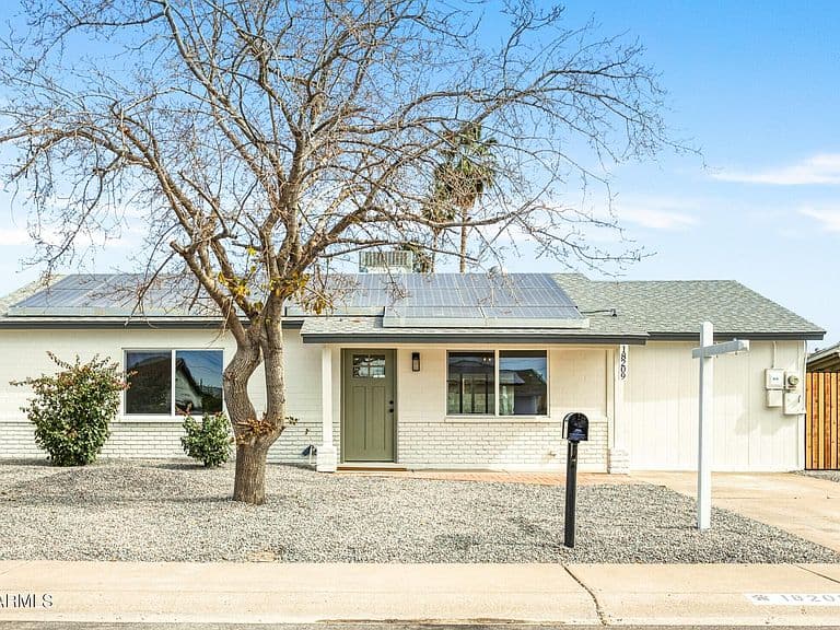 18209 N 34th Ln photo 1