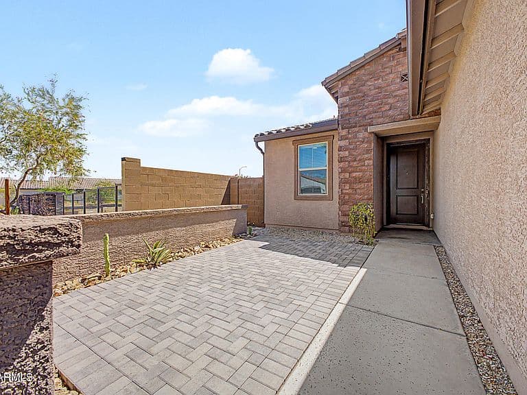 8947 W SOLANO Drive photo 5