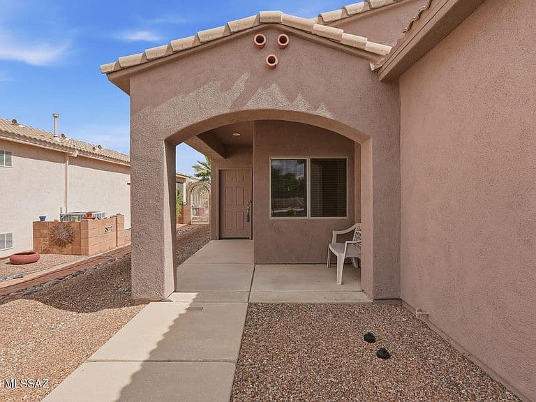 2195 S Pecan Vista Dr photo 2