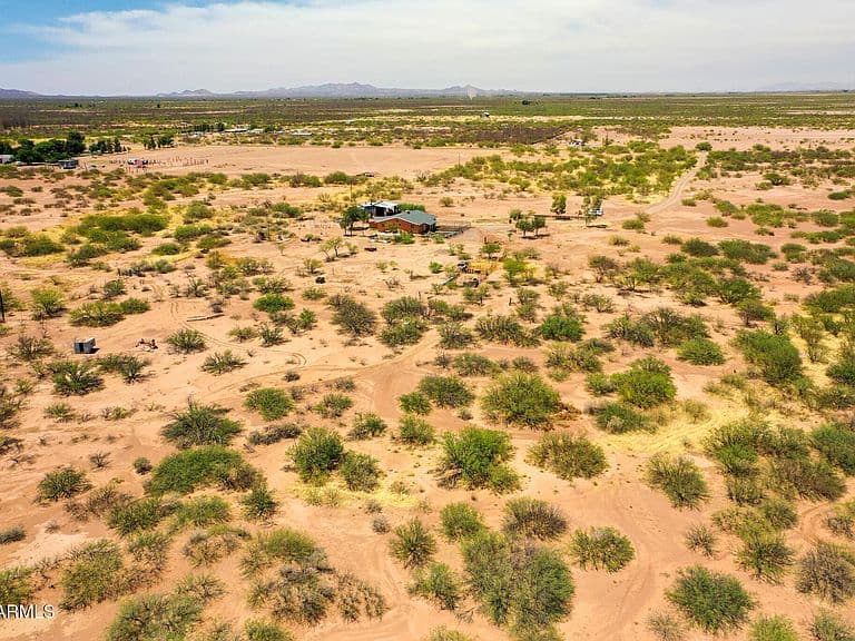 4679 W Prince Rd photo 4