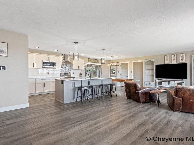 1716 Road 124 photo 4