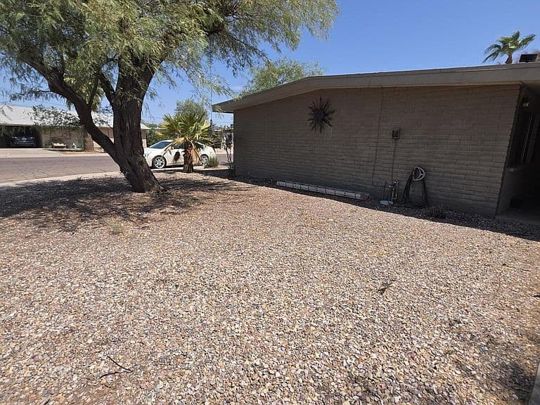 725 E BRENDA Drive photo 5
