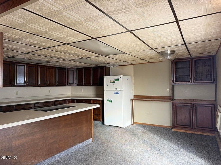 165 Country Club Ave photo 5
