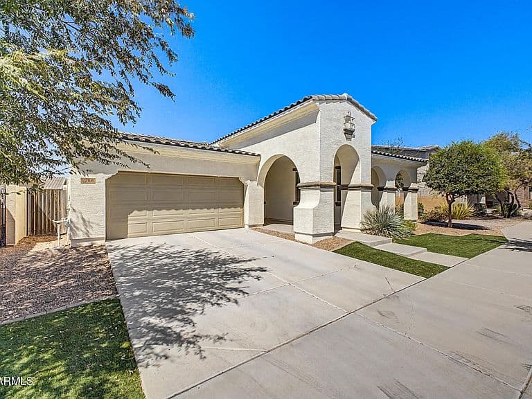 22496 E MUNOZ Street photo 4