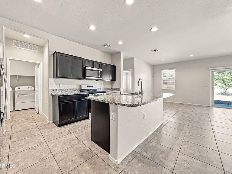 30732 W PICADILLY Road photo 5