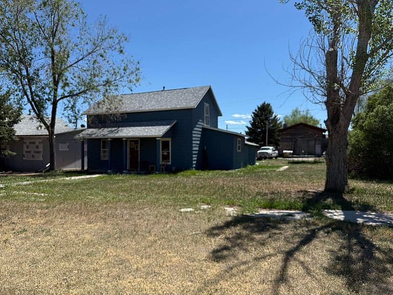 711 Amoretti St photo 2