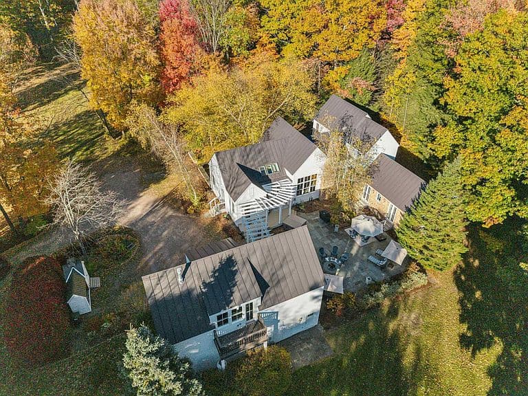 690 Orchard Shore Road photo 1