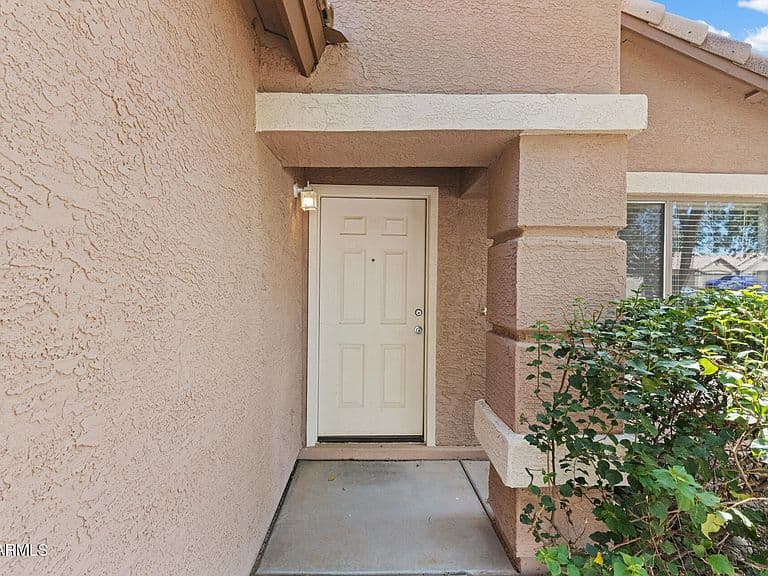 15011 W HEARN Road photo 5