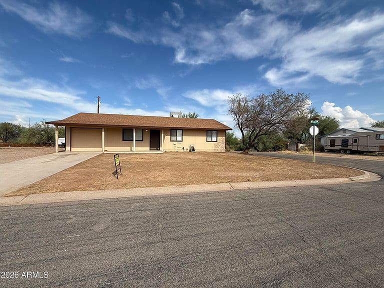 356 PERETZ Circle photo 1