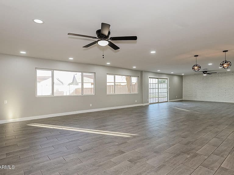 6645 S 40th Way photo 3