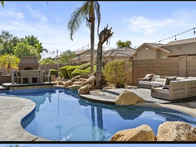 2087 E LIBRA Place photo 3