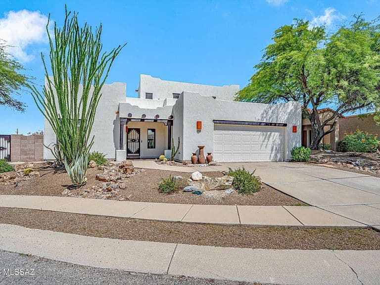 765 S Shadowtree Pl photo 1