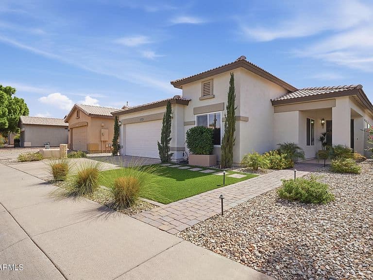 6635 W EL CORTEZ Place photo 2