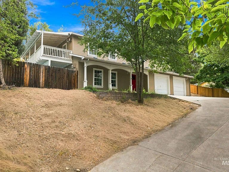 2442 W Hill Rd photo 3