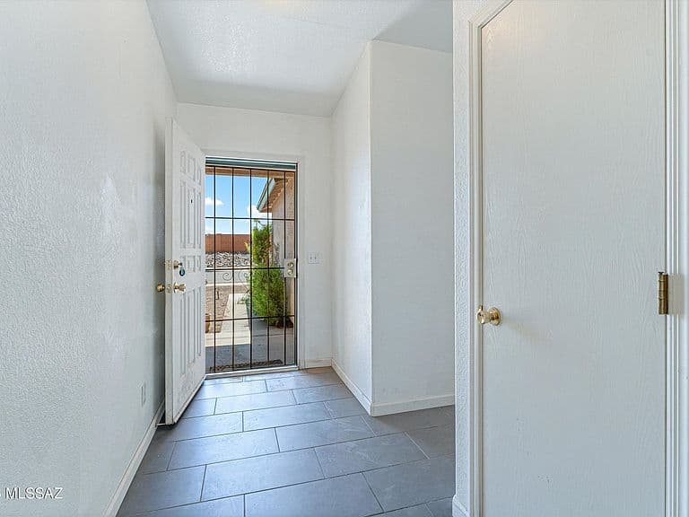 8999 E Fairway Groves Dr photo 4