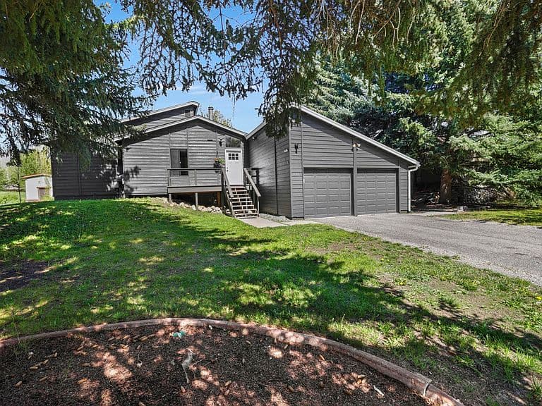 1150 Creekside Dr photo 1