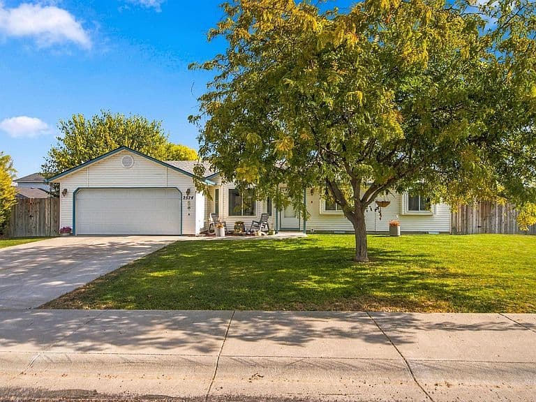 2524 Smart St photo 2
