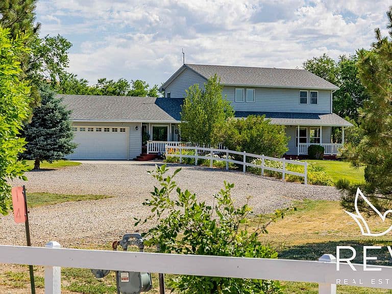 14 Beacon Dr photo 3