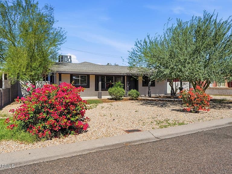 2936 W HIGHLAND Avenue photo 3