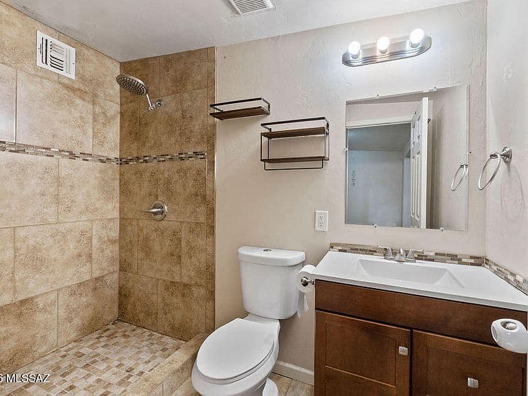 1301 W Kleindale Rd photo 5