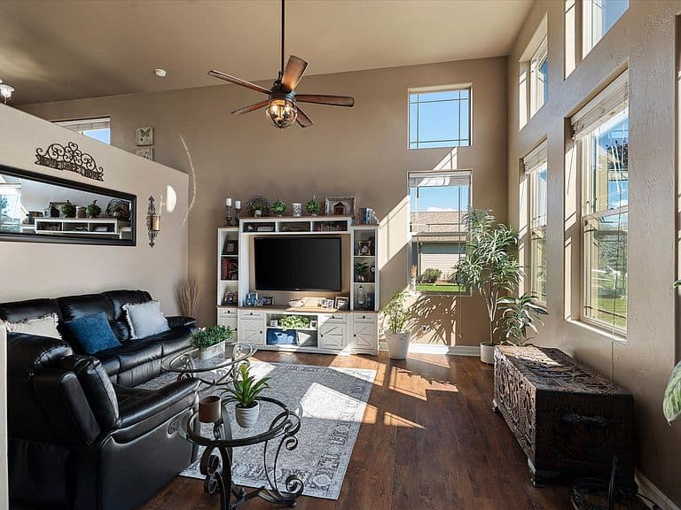1201 Mill Creek Dr photo 5